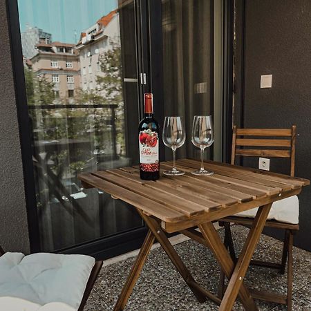 Elegant Escape Apartment II - City Centre Братислава Экстерьер фото