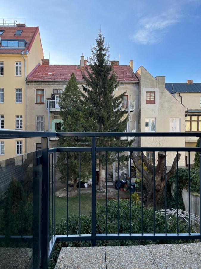 Elegant Escape Apartment II - City Centre Братислава Экстерьер фото