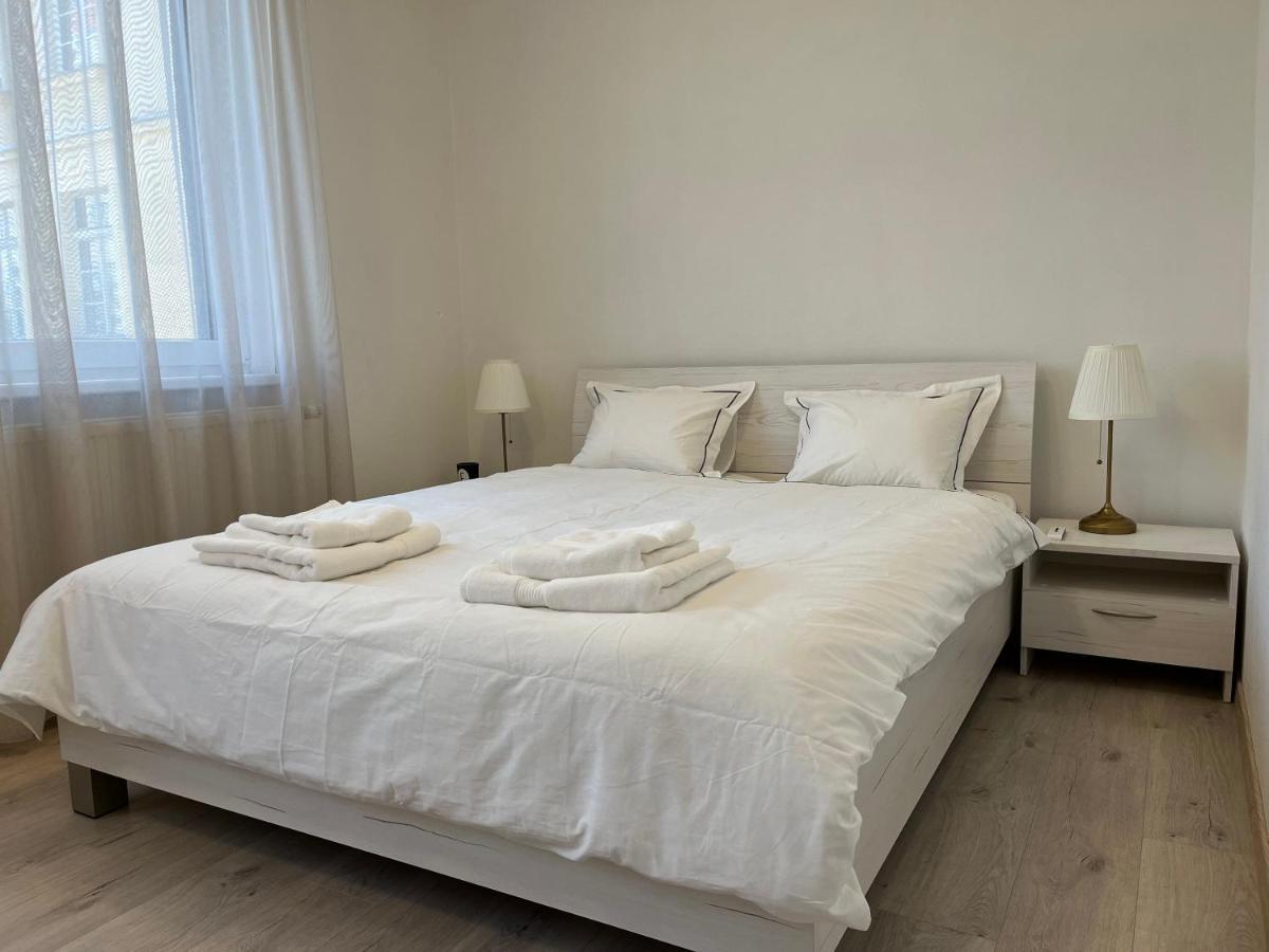 Elegant Escape Apartment II - City Centre Братислава Экстерьер фото