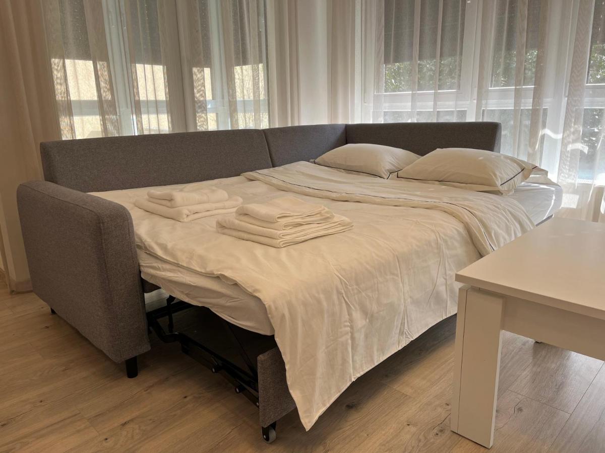 Elegant Escape Apartment II - City Centre Братислава Экстерьер фото