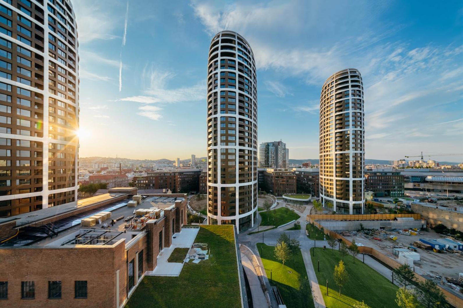 Elegant Escape Apartment II - City Centre Братислава Экстерьер фото